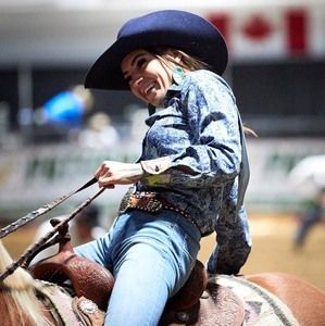 Meet your Posher, Chloe